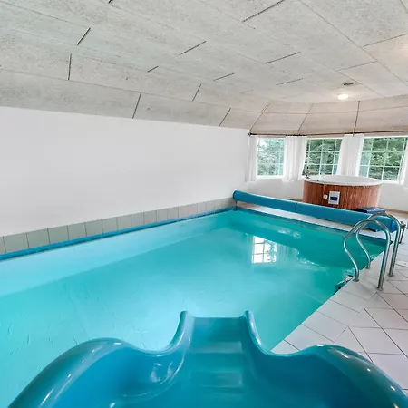 Family-friendly With Pool And Close To The North Sea, Harboor