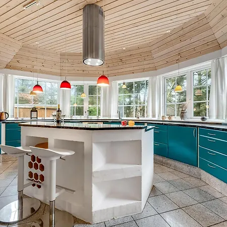 Holiday home Family-friendly With Pool And Close To The North Sea, *