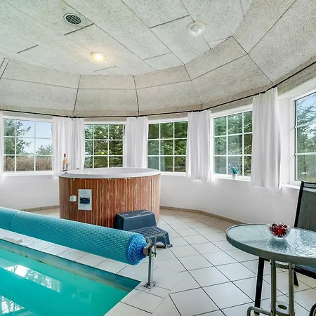 Holiday home Family-friendly With Pool And Close To The North Sea, Harboor