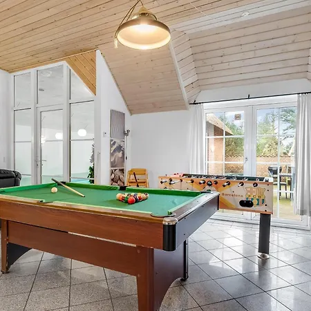 Family-friendly With Pool And Close To The North Sea Harboør