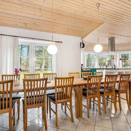 Holiday home Family-friendly With Pool And Close To The North Sea, *
