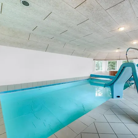 Family-friendly With Pool And Close To The North Sea, Holiday home Harboor