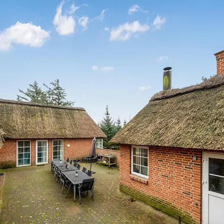 Family-friendly With Pool And Close To The North Sea * Harboør