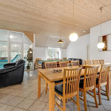 Family-friendly With Pool And Close To The North Sea * Harboør